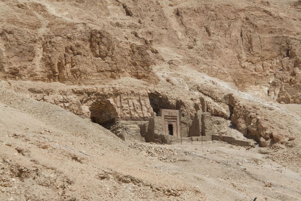 TT 353 of Sen-en-Mut (Senenmut tomb)