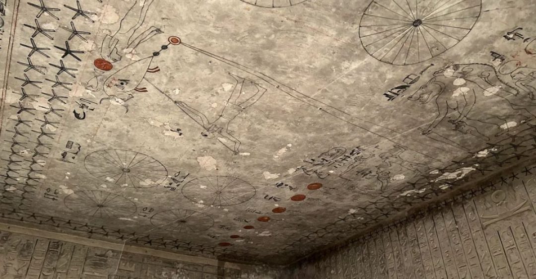 Astronomical ceiling photo Tomb of Senenmut 1