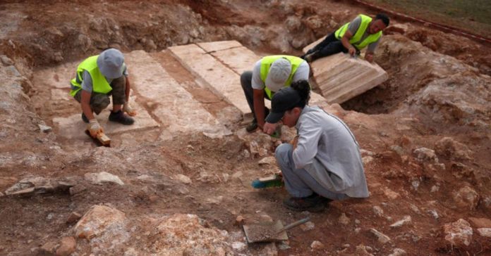 Wealthy Roman Tomb Unearthed in Albania