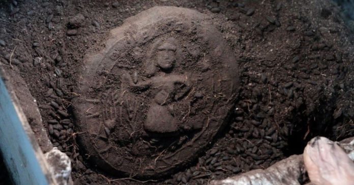 1,300-Year-Old Breads Depicting Jesus Unearthed in Karaman