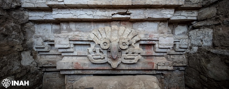 Tomb Mantle